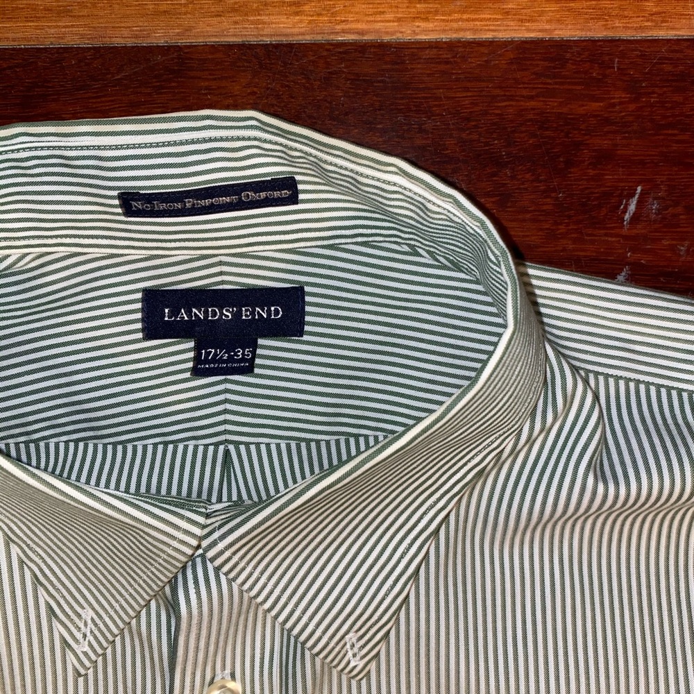 Button down - Picture 2 of 2